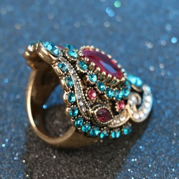 🌺 Bohemian Gorgeous Unique crystal & rhinestone Cocktail Ring 🌺 - Picture 5 of 6